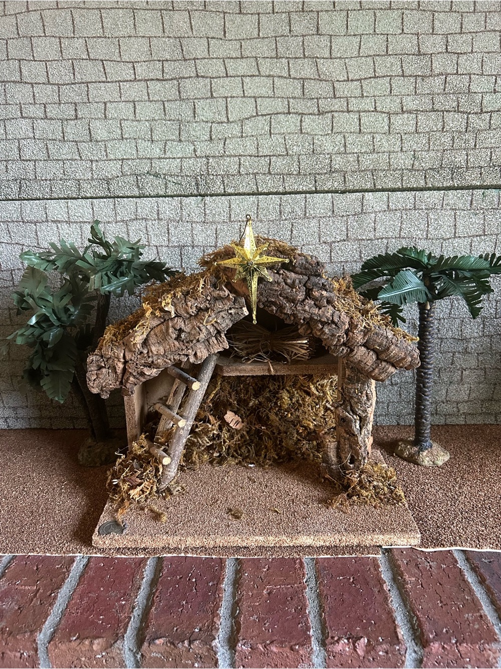 Fontanini 5” nativity manger stable with star
